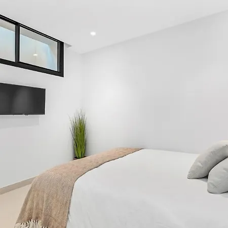 About Gladiolo * Marbellac