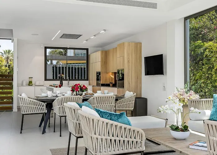 About Gladiolo ヴィラ *