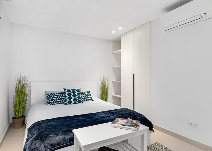 About Gladiolo ヴィラ マルベーリャ